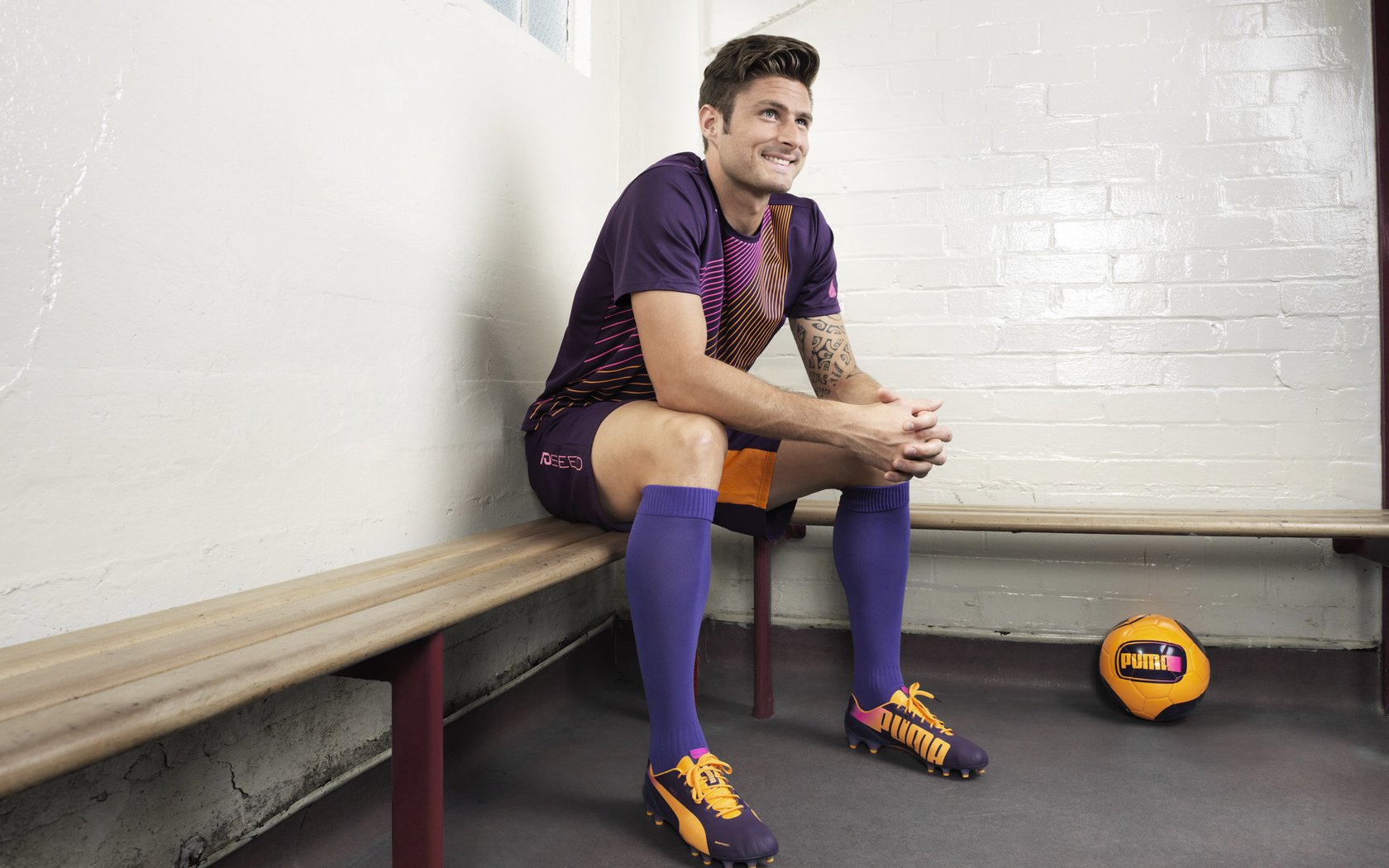 国足替补席战术调整效果，国足主力1_3替补